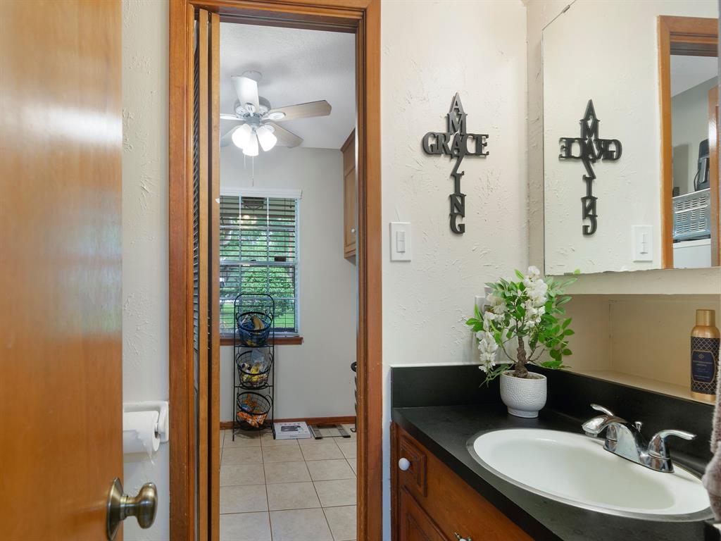 39 Blush Hill Drive, Conroe, Texas image 28