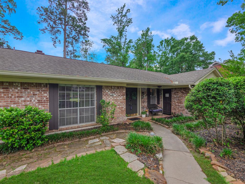 39 Blush Hill Drive, Conroe, Texas image 5