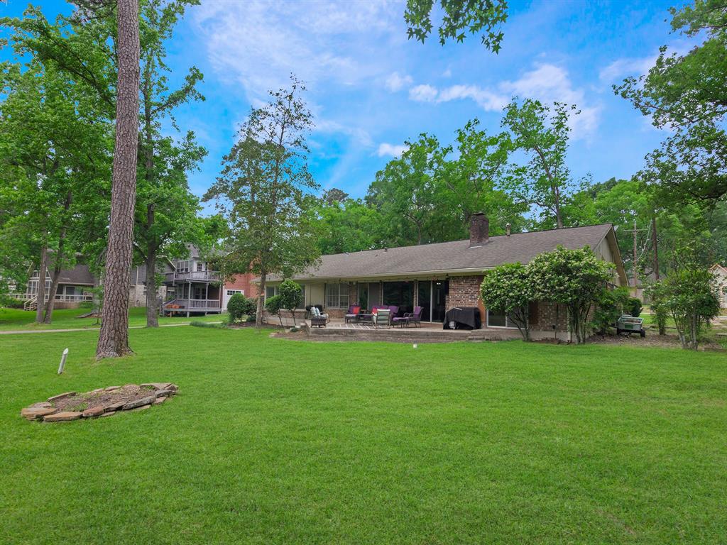 39 Blush Hill Drive, Conroe, Texas image 9