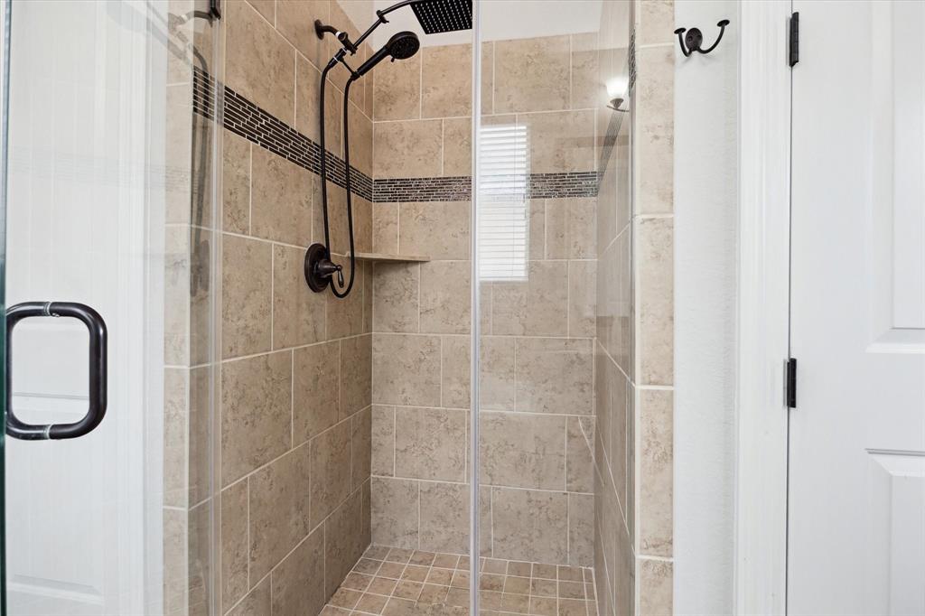 737 Mercer Falls Lane, League City, Texas image 20