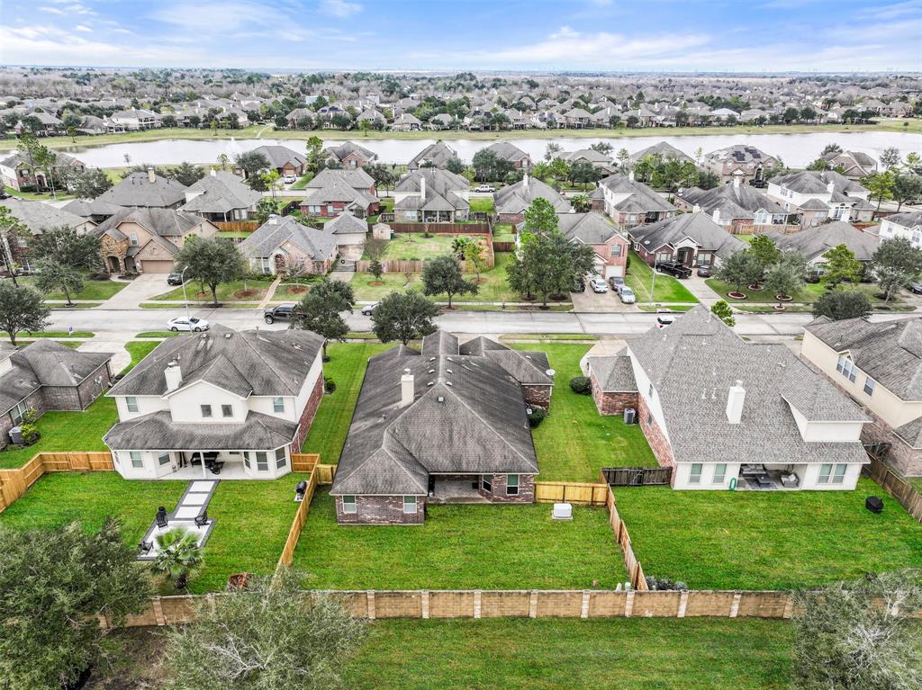 2514 Copper Fields Drive, Rosharon, Texas image 27