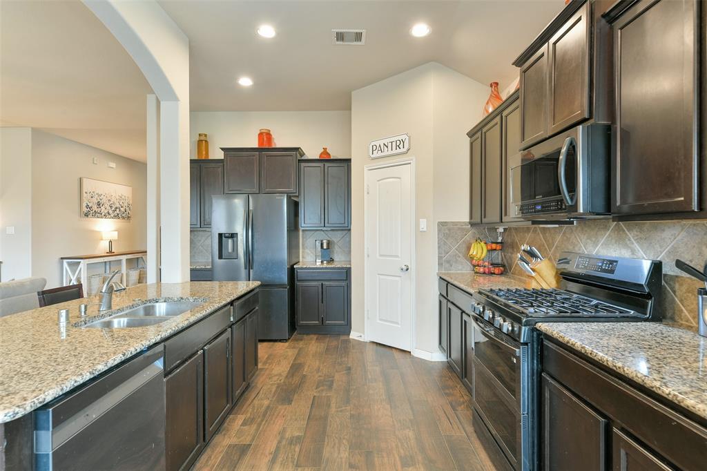 2514 Copper Fields Drive, Rosharon, Texas image 7