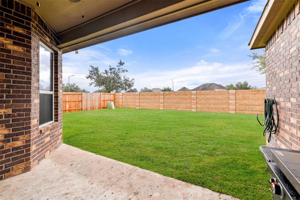 2514 Copper Fields Drive, Rosharon, Texas image 26