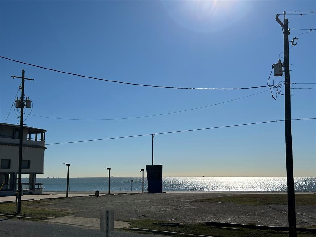 1328 Avenue N 1/2, Galveston, Texas image 2
