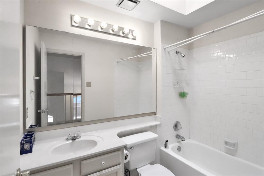 4043 Mission Valley Drive, Missouri City, Texas image 11