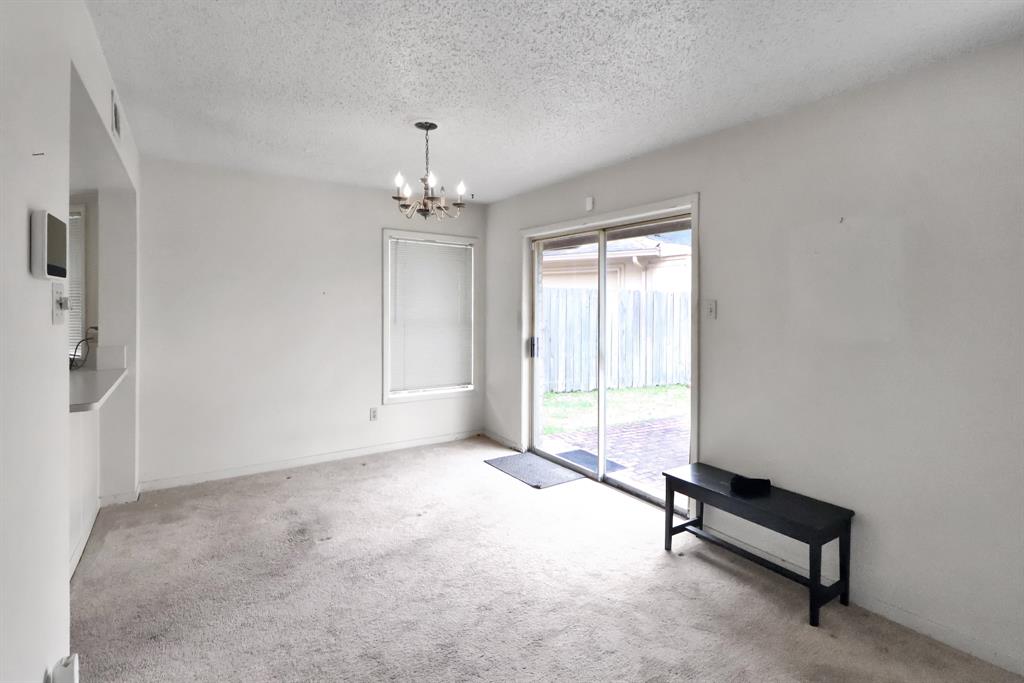 4043 Mission Valley Drive, Missouri City, Texas image 3