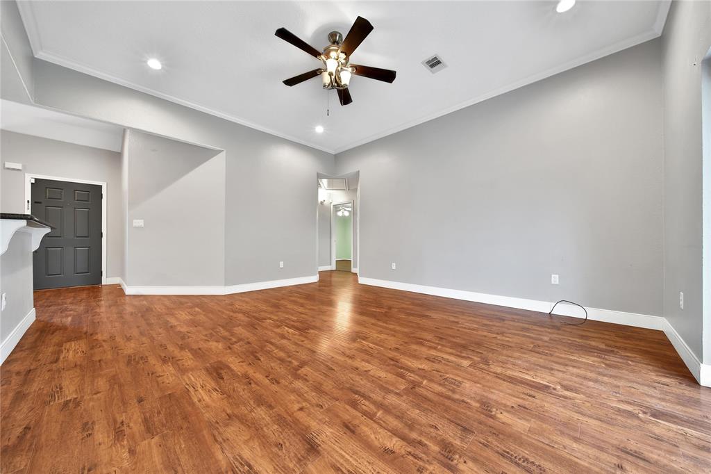 720 Springwood Drive, Conroe, Texas image 15