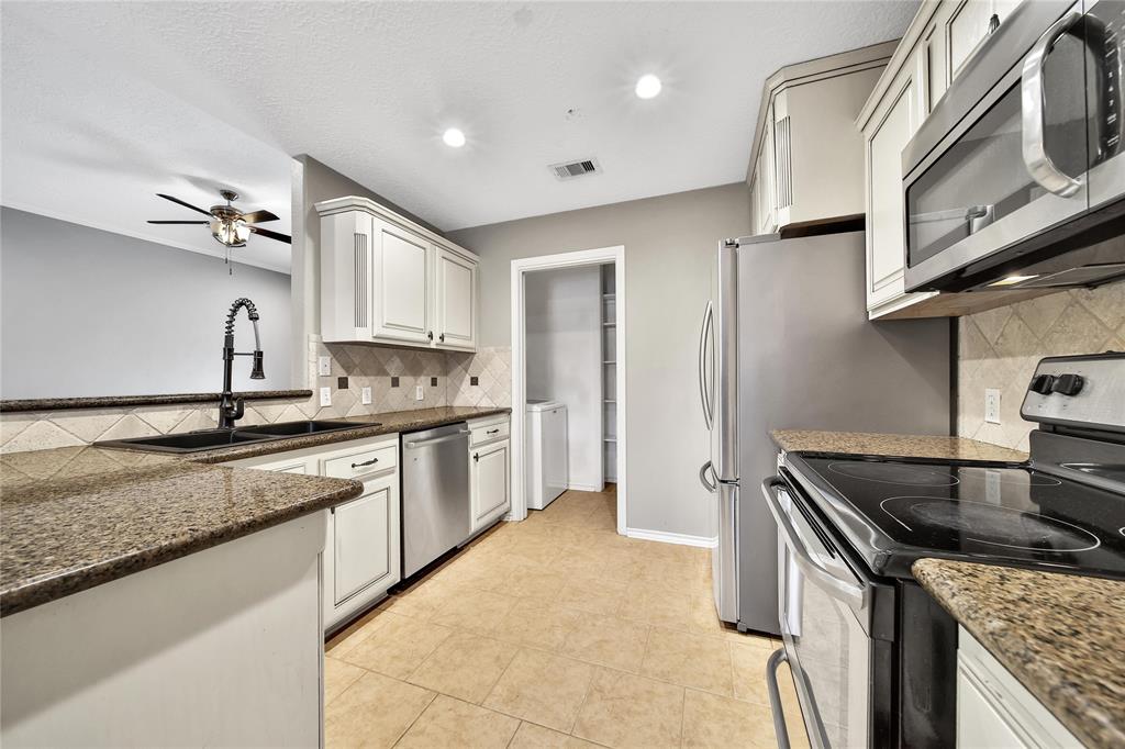 720 Springwood Drive, Conroe, Texas image 11