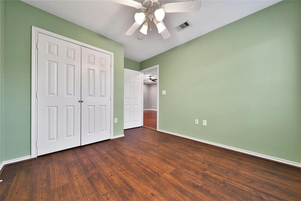 720 Springwood Drive, Conroe, Texas image 23