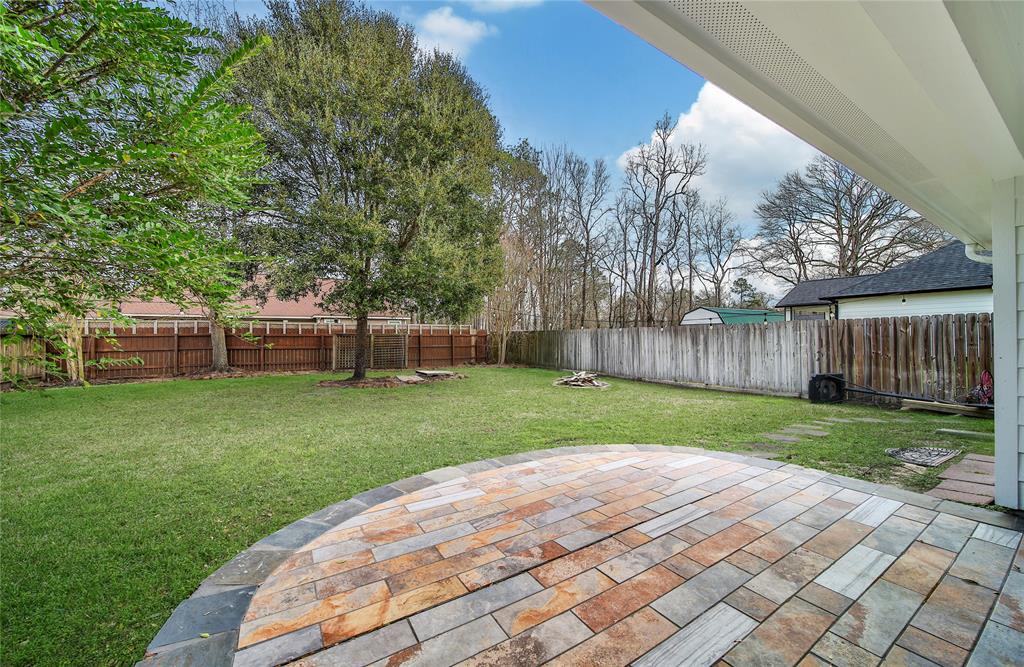 720 Springwood Drive, Conroe, Texas image 28