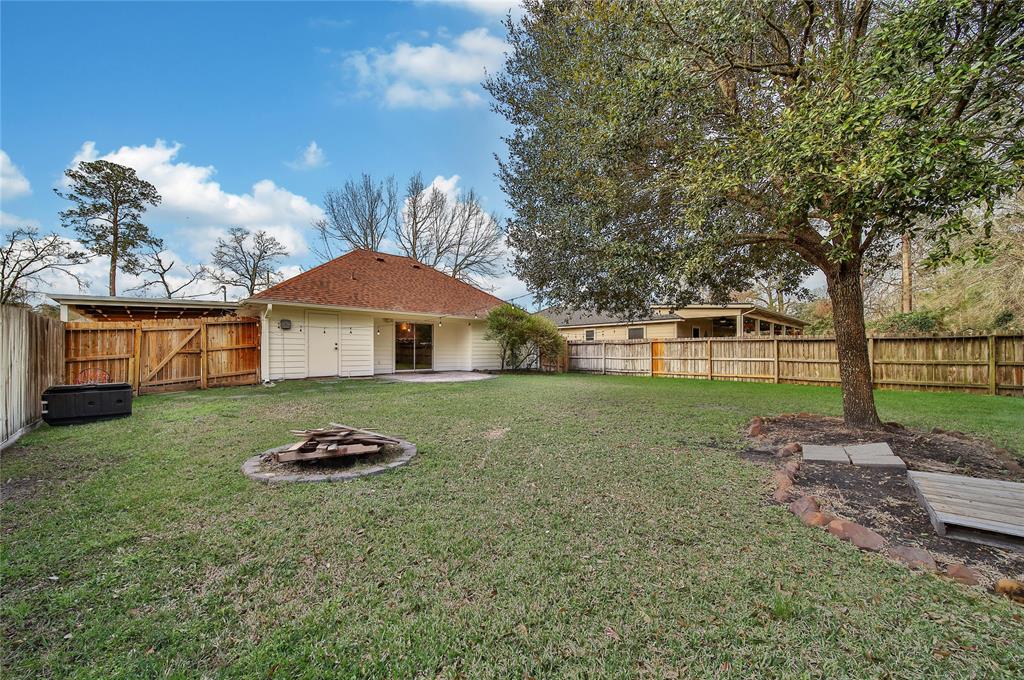 720 Springwood Drive, Conroe, Texas image 30
