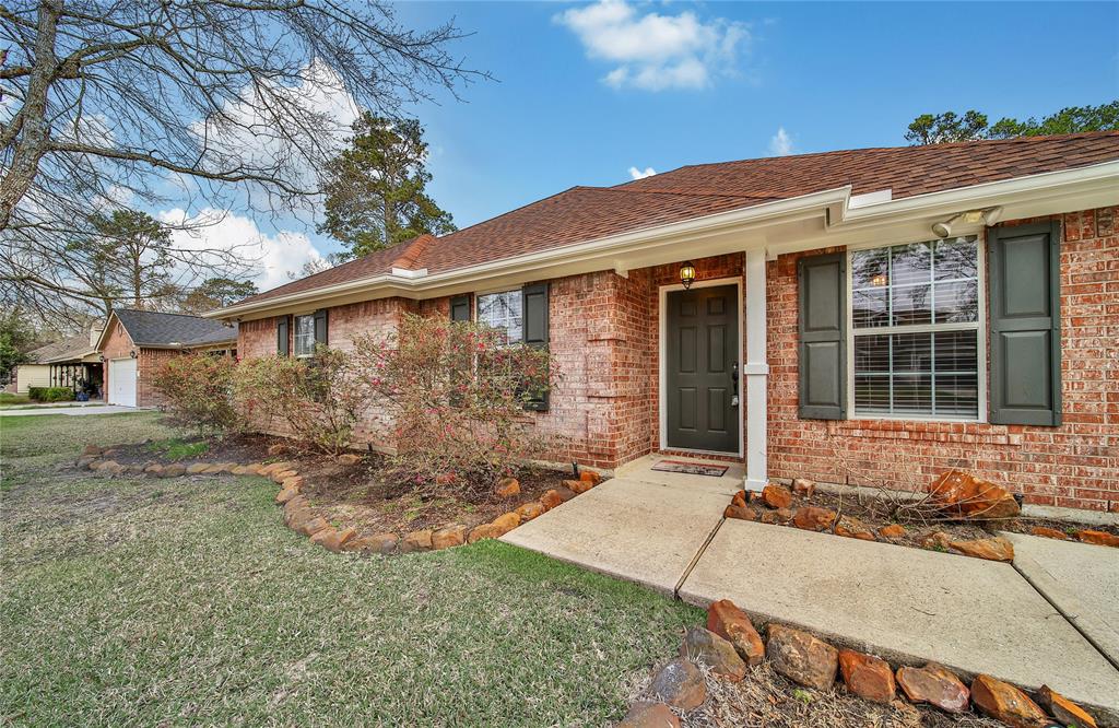 720 Springwood Drive, Conroe, Texas image 4