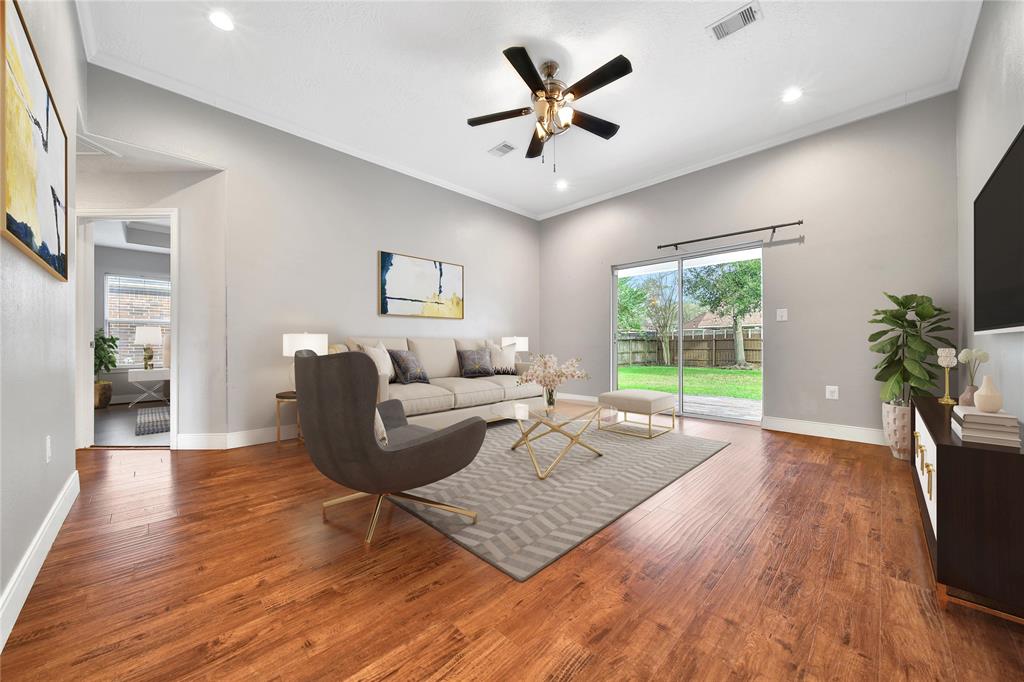 720 Springwood Drive, Conroe, Texas image 12