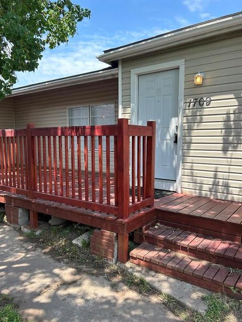 Photo of 1709 W 4th Street #1709, Freeport, TX 77541 (MLS # 17507779) Photo of 1709 W 4th Street #1709, Freeport, TX 77541 (MLS # 17507779)