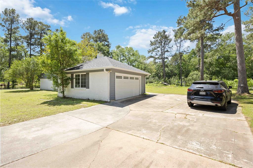 528 Robert E Lee Drive, Conroe, Texas image 30