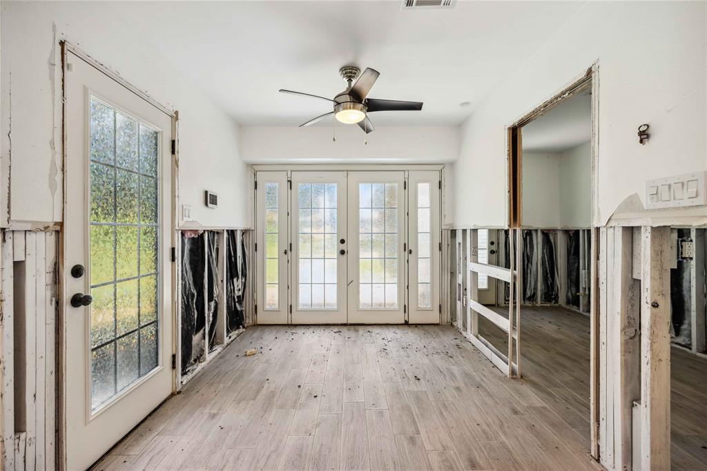 528 Robert E Lee Drive, Conroe, Texas image 12