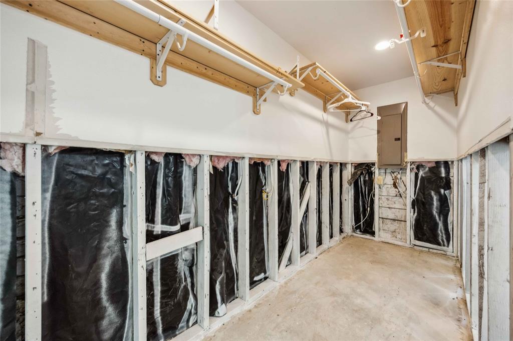 528 Robert E Lee Drive, Conroe, Texas image 18