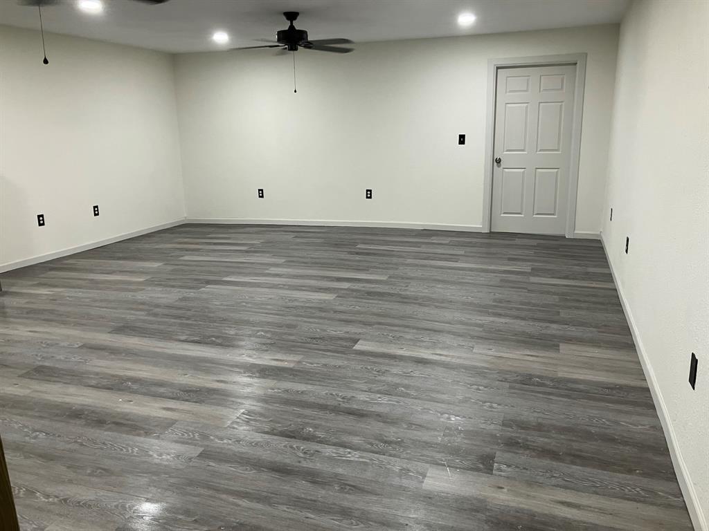 276 8th St E, Markham, Texas image 2