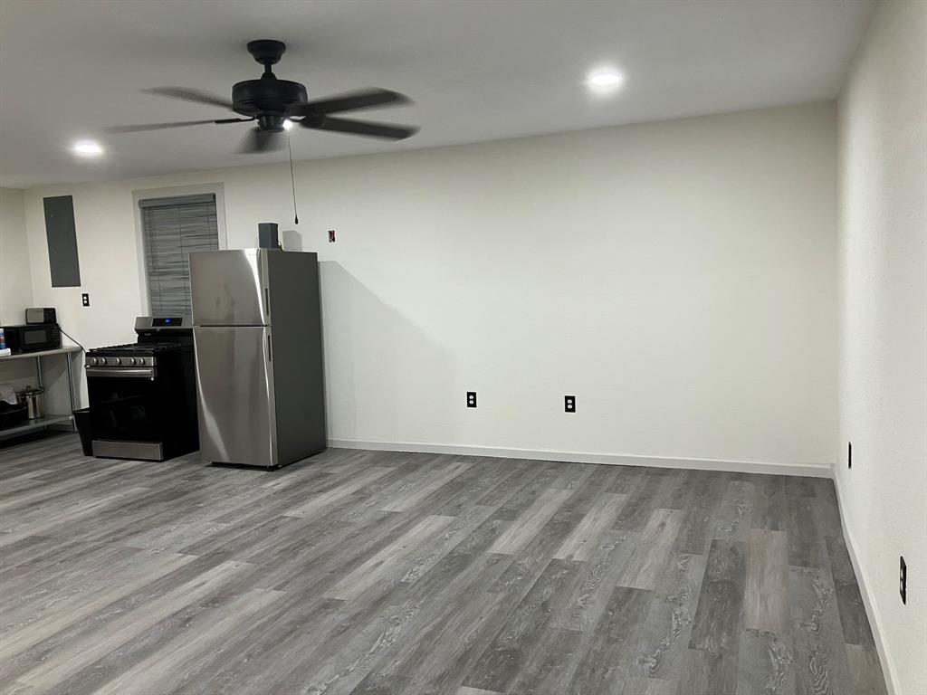 276 8th St E, Markham, Texas image 13