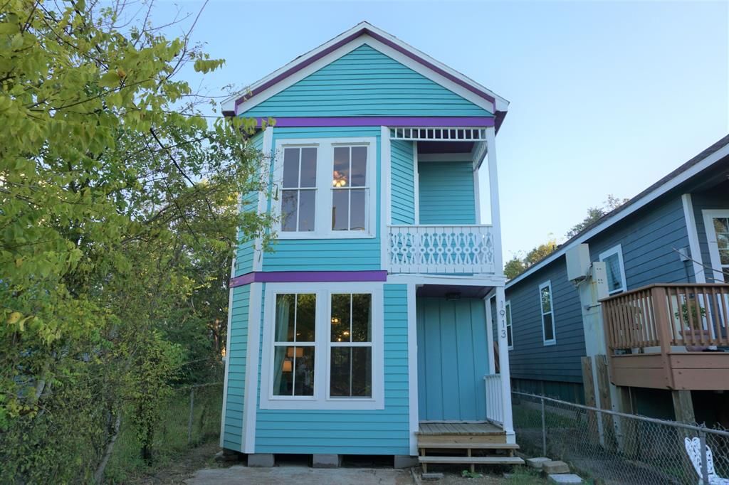 listing image 0