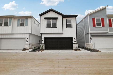 546 Avisa Drive Kemah TX 77565