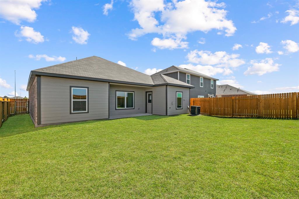 400 Light Summit Drive, Katy, Texas image 2