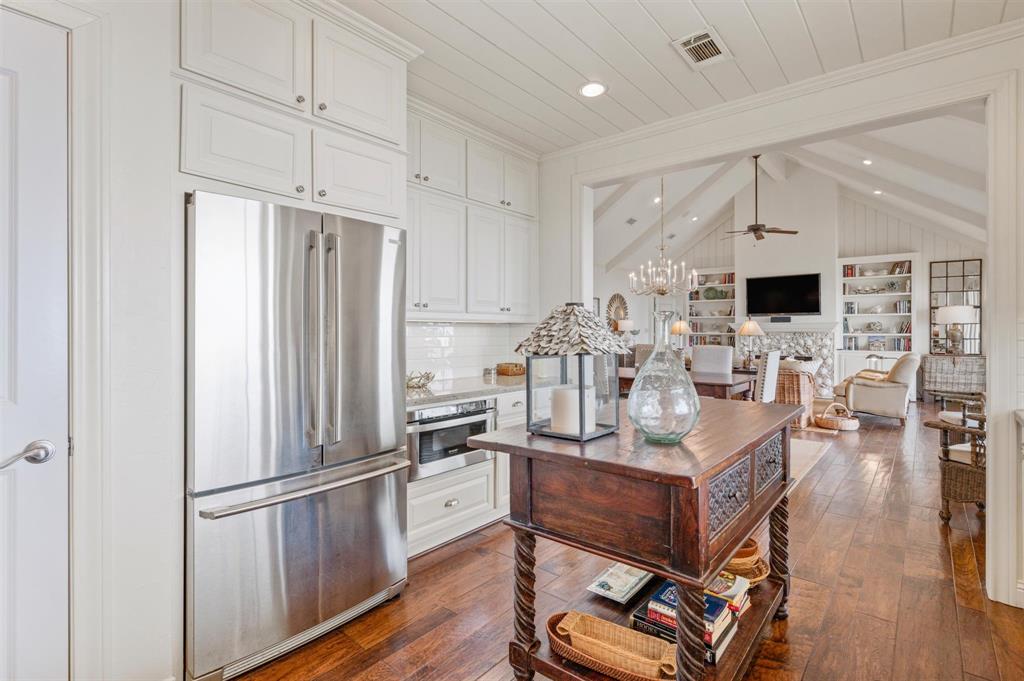 3210 Gulf Castle Drive, Crystal Beach, Texas image 18