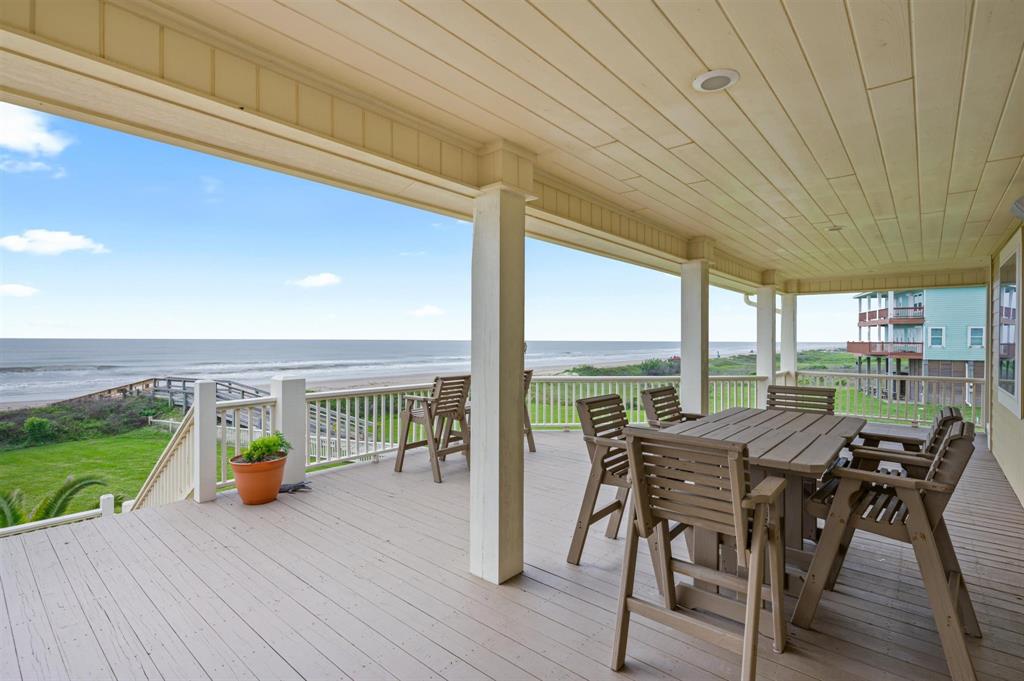 3210 Gulf Castle Drive, Crystal Beach, Texas image 4