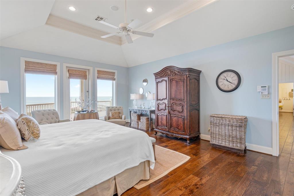 3210 Gulf Castle Drive, Crystal Beach, Texas image 28