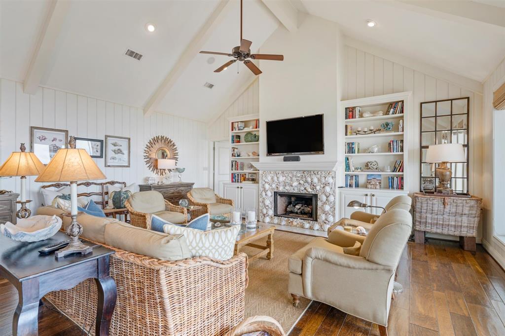 3210 Gulf Castle Drive, Crystal Beach, Texas image 8