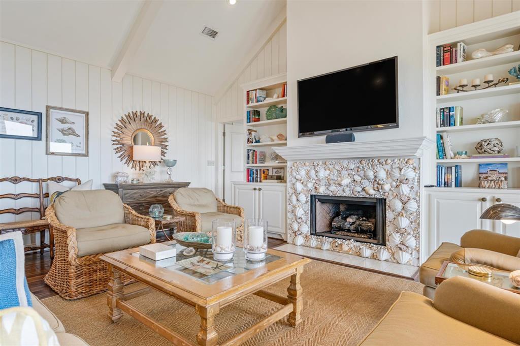 3210 Gulf Castle Drive, Crystal Beach, Texas image 12