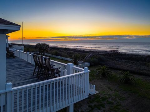 A home in Crystal Beach