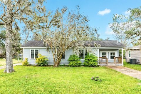 A home in Clute