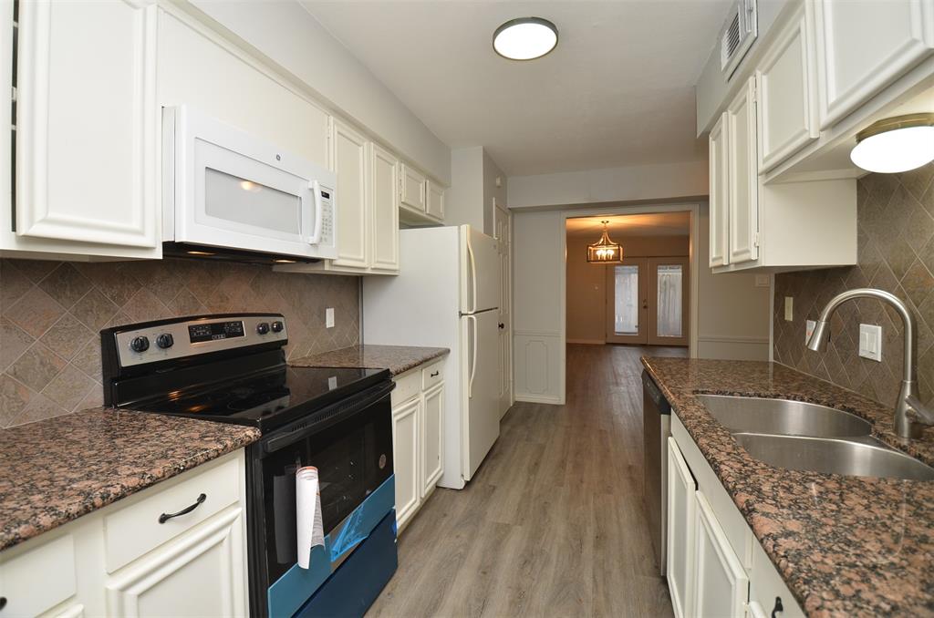 13164 Trail Hollow Drive #3164, Houston, Texas image 11