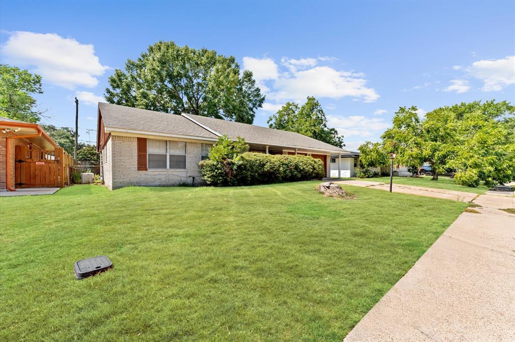 314 Empress Drive, Houston, Texas image 2