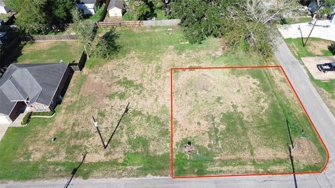 Photo of 0 4th St And Holly, Sweeny, TX 77480 (MLS # 97344119) Photo of 0 4th St And Holly, Sweeny, TX 77480 (MLS # 97344119)