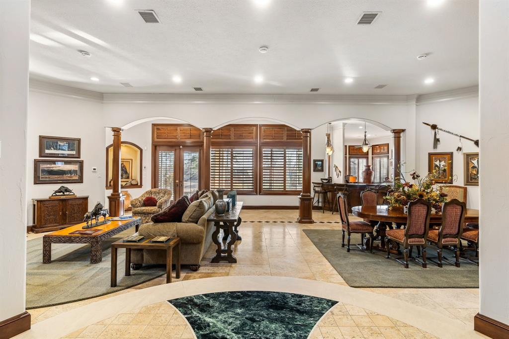 10 Promenade Street N