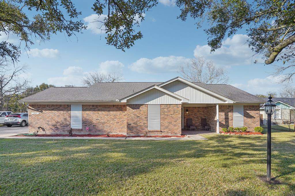 3046 Cedar Drive, La Marque, Texas image 2