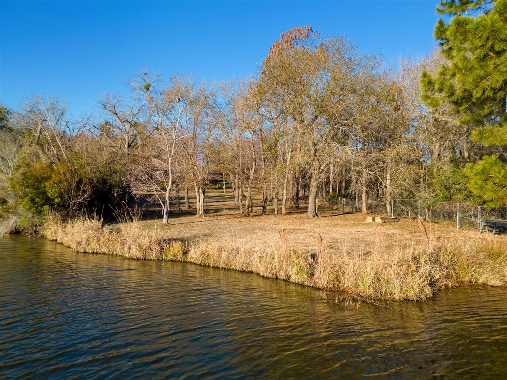 3 Lakeview Circle, Hilltop Lakes, Texas image 3