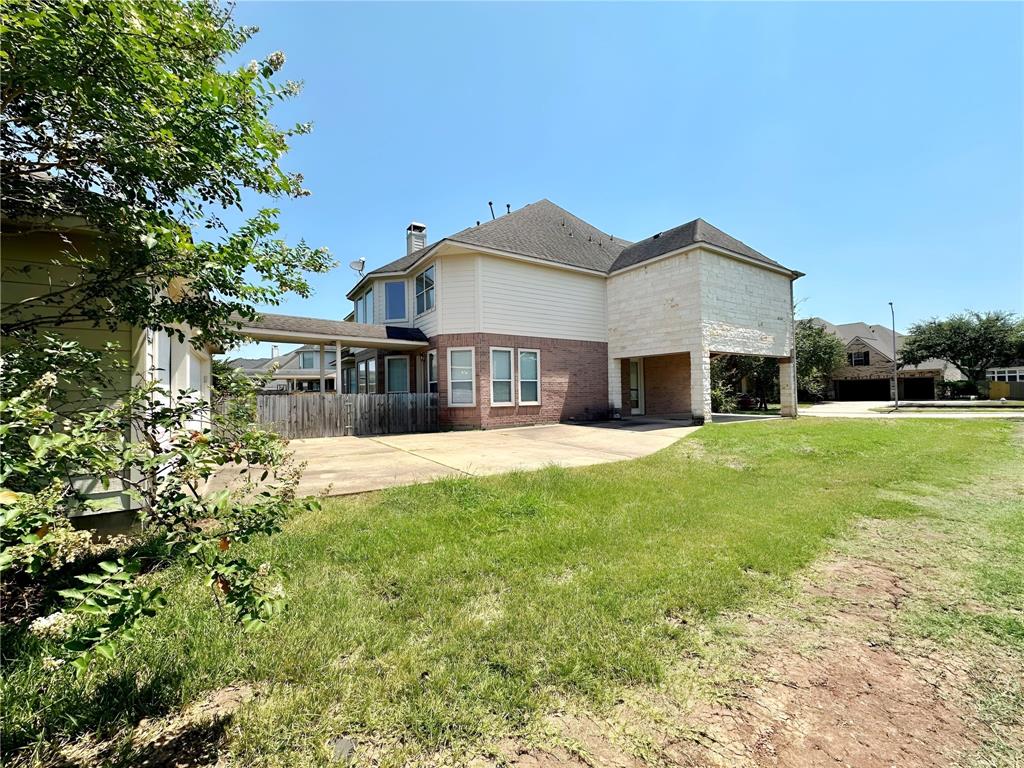 3003 Mystic Forest Drive, Missouri City, Texas image 3