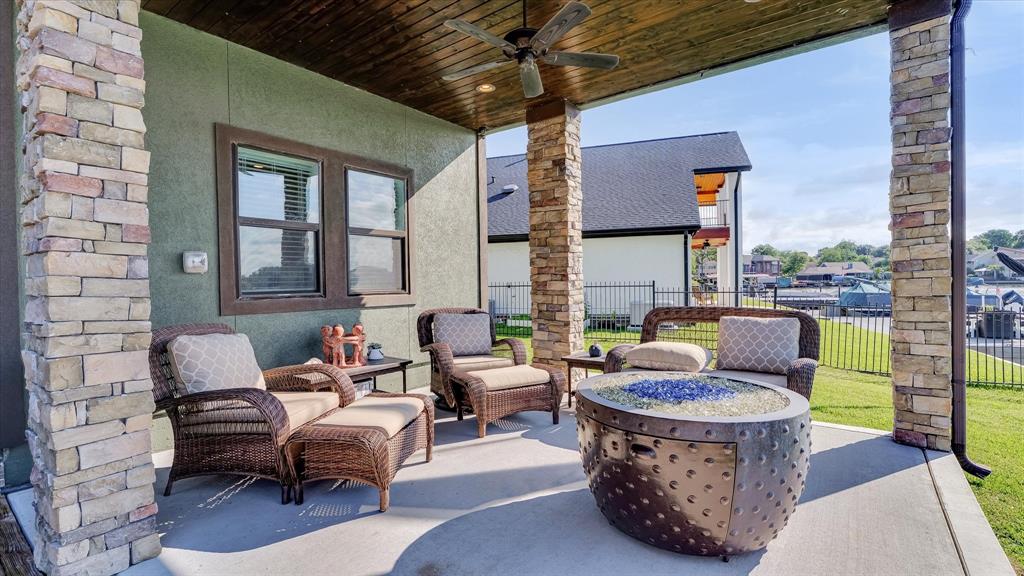 7181 Kingston Cove Lane, Willis, Texas image 38