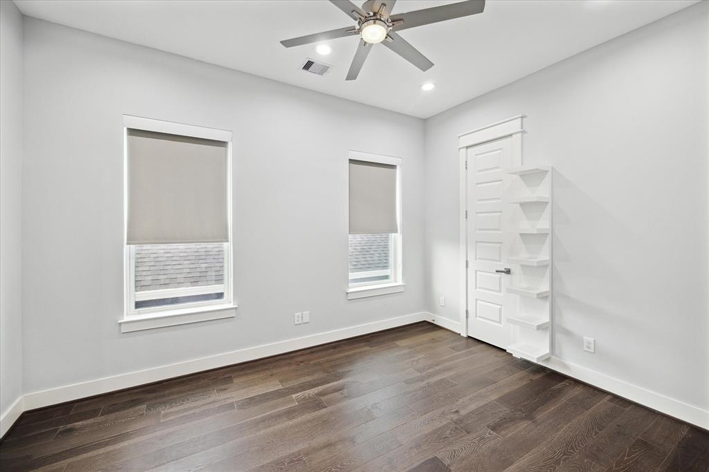 513 W 10th Street, Houston, Texas image 21