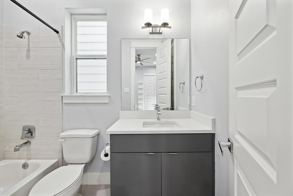 513 W 10th Street, Houston, Texas image 22