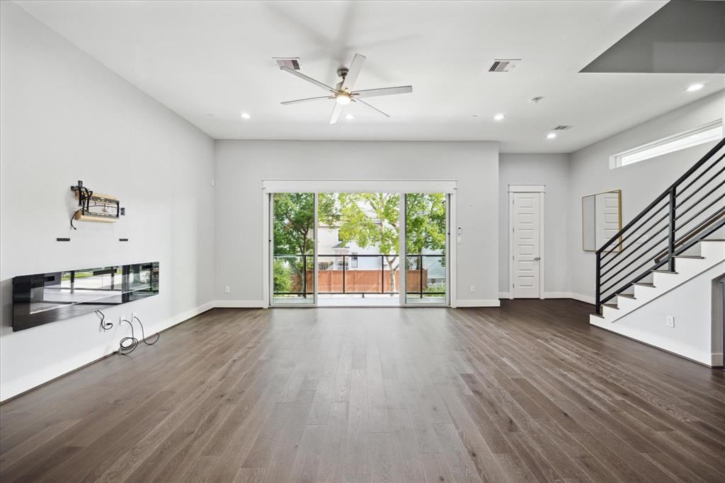 513 W 10th Street, Houston, Texas image 8