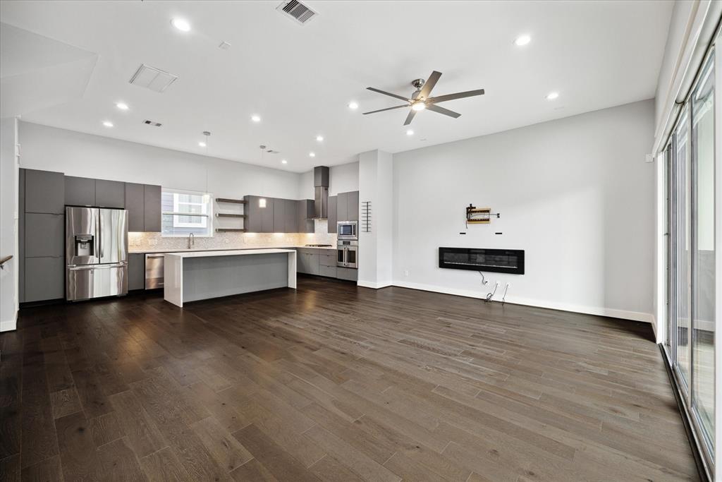 513 W 10th Street, Houston, Texas image 4