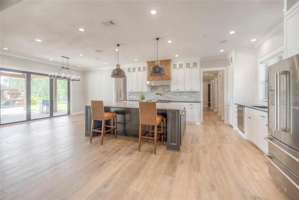 Livingston, Texas, 77351, United States, 5 Bedrooms Bedrooms, ,6 BathroomsBathrooms,Residential,Active,1905360