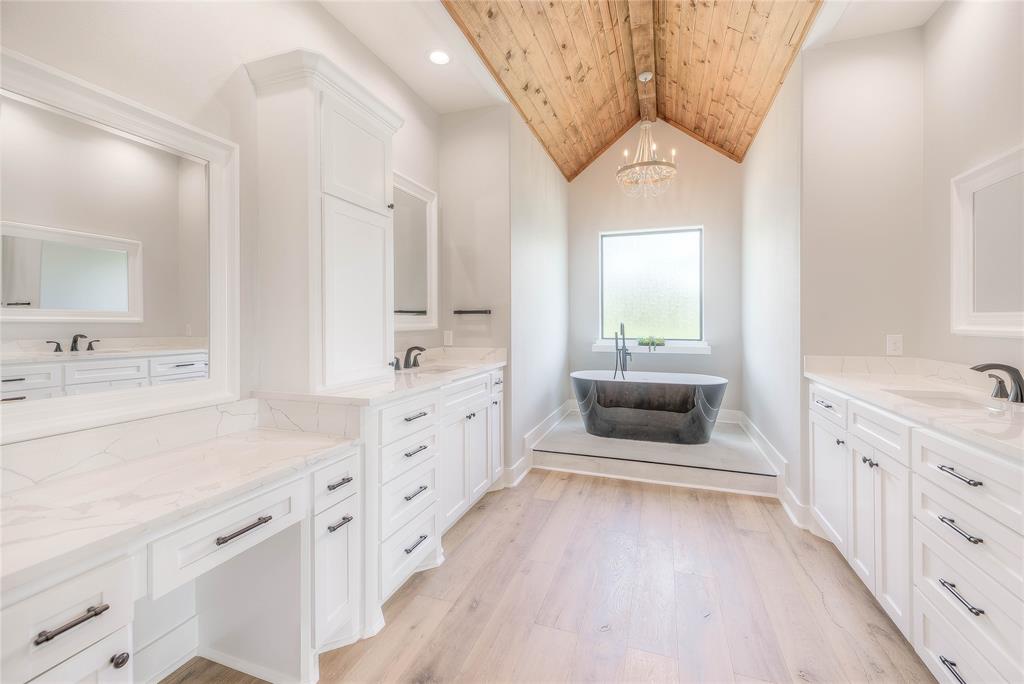 Livingston, Texas, 77351, United States, 5 Bedrooms Bedrooms, ,6 BathroomsBathrooms,Residential,Active,1905360