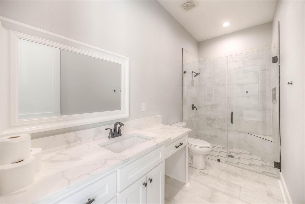 Livingston, Texas, 77351, United States, 5 Bedrooms Bedrooms, ,6 BathroomsBathrooms,Residential,Active,1905360