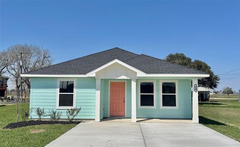 Photo of 656 Stovall Drive, Palacios, TX 77465 (MLS # 78176624)