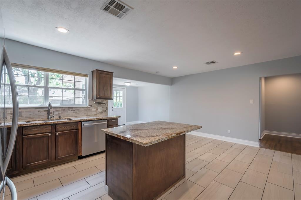 1109 Dismuke Street, Houston, Texas image 11